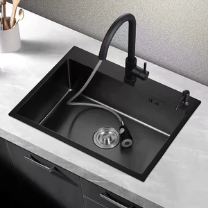 Chậu rửa bát phủ lớp sơn nano đen, có lớp phủ chống trầy xước và chống tĩnh điện, kháng khuẩn.