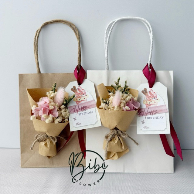 túi giấy kraft trang trí thêm bó hoa khô mini vintage - dùng làm túi đựng quà tặng các dịp 14/2, 20/11, 8/3, 20/10: N09