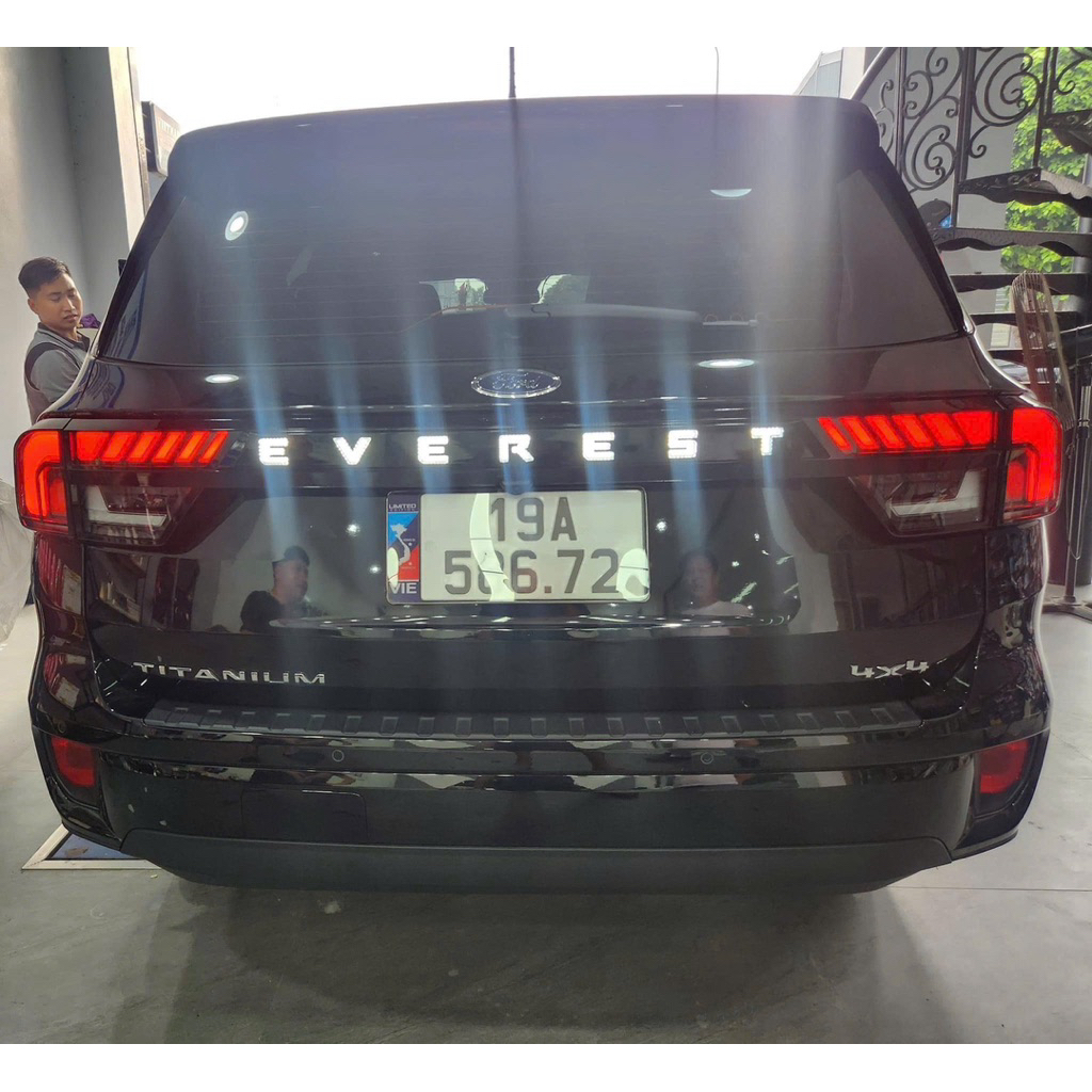 Led Cốp Ford Everest 2023 - 2025 Ốp Zin