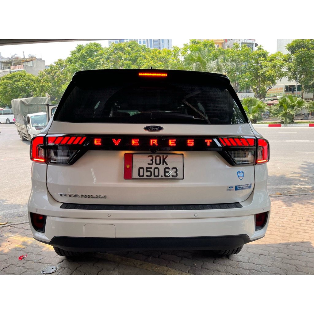 Led Cốp Ford Everest 2023 - 2025 Ốp Zin