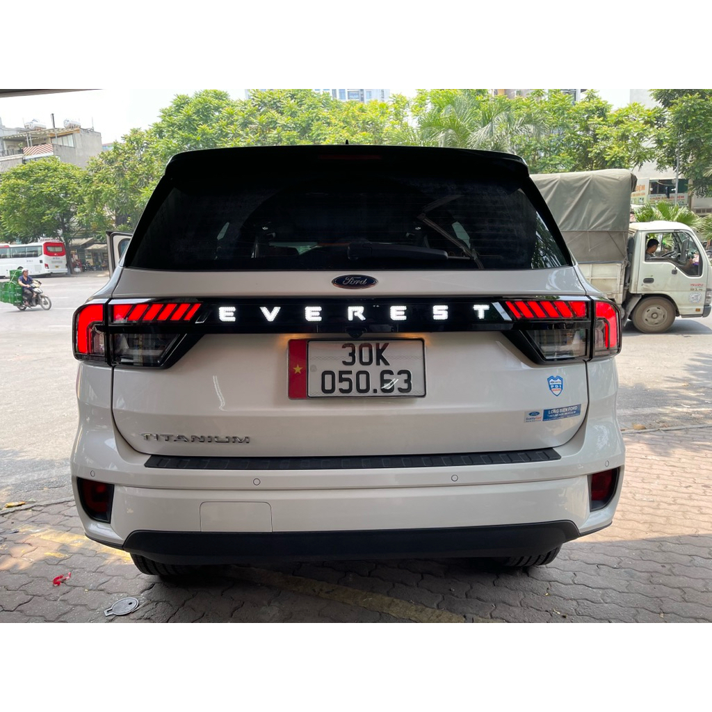Led Cốp Ford Everest 2023 - 2025 Ốp Zin