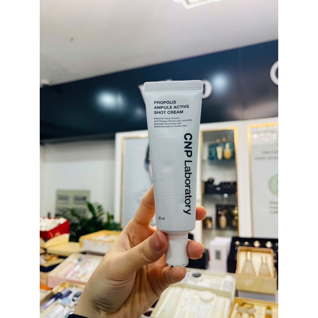 Kem dưỡng ẩm phục hồi và hỗ trợ tái tạo da chiết xuất keo ong CNP Propolis Active Cream