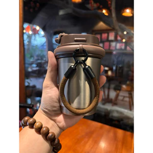 Cốc giữ nhiệt chuyên Cà Phê, lõi phủ Gốm cao cấp, nhỏ gọn, có quai xách tiện lợi mang đi.