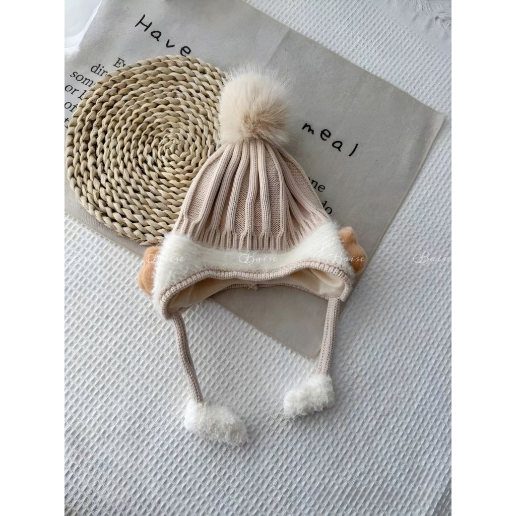 Mũ len chụp tai gấu bông cho bé có chóp bông xù siêu ấm – Mũ len mùa đông phong cách Hàn Quốc cho bé trai bé gái