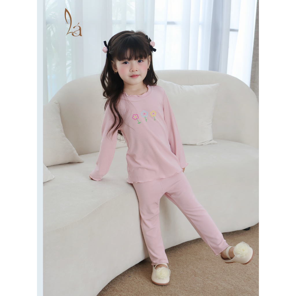 Bộ dài tay cho bé gái Lá Homewear A353, đồ mặc ngủ bé gái vải rayon mềm êm co giãn thấm hút hình hoa