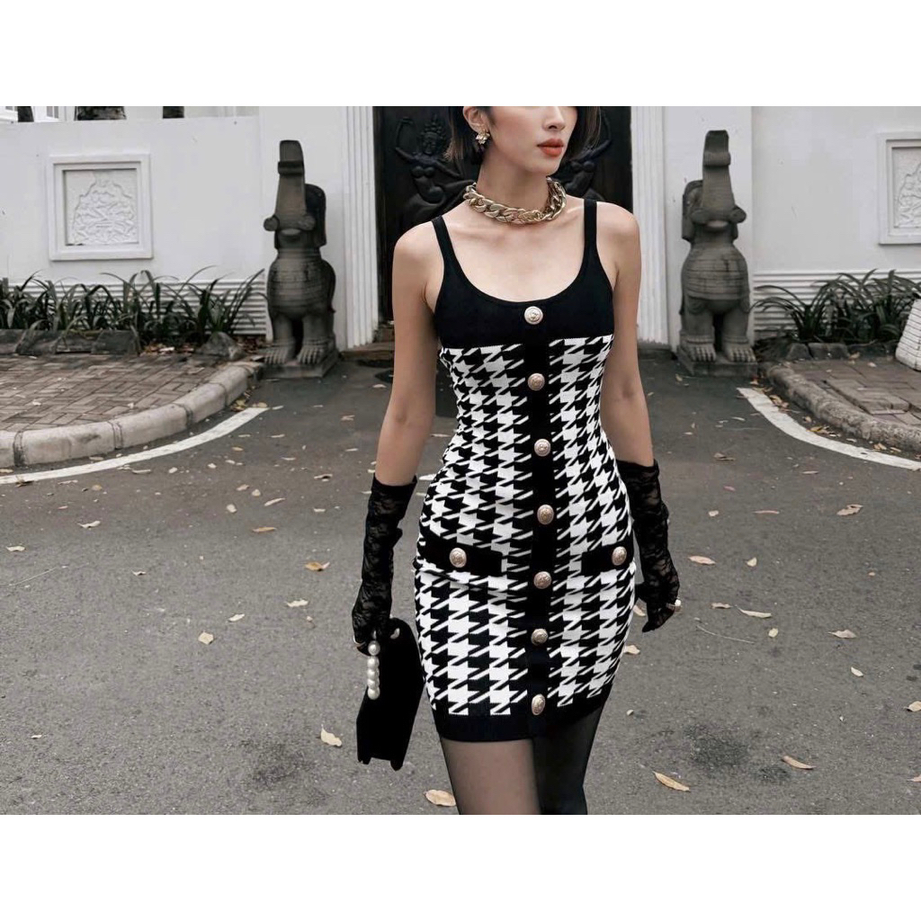 Đầm hai dây body ngắn len nút ziczac đen đỏ xanh