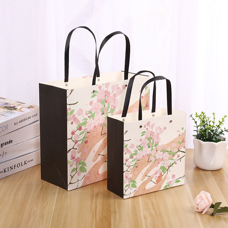 Túi Giấy Kraft VaromaS có quai – Túi đựng quà tặng sang trọng, tiện dụng TUI04 TUI05 TUI06
