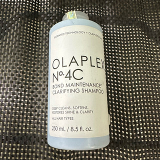 Dầu gội làm sạch chuyên sâu phổ rộng Olaplex No.4C Bond Maintenance Clarifying Shampoo 250ml [ TN ]