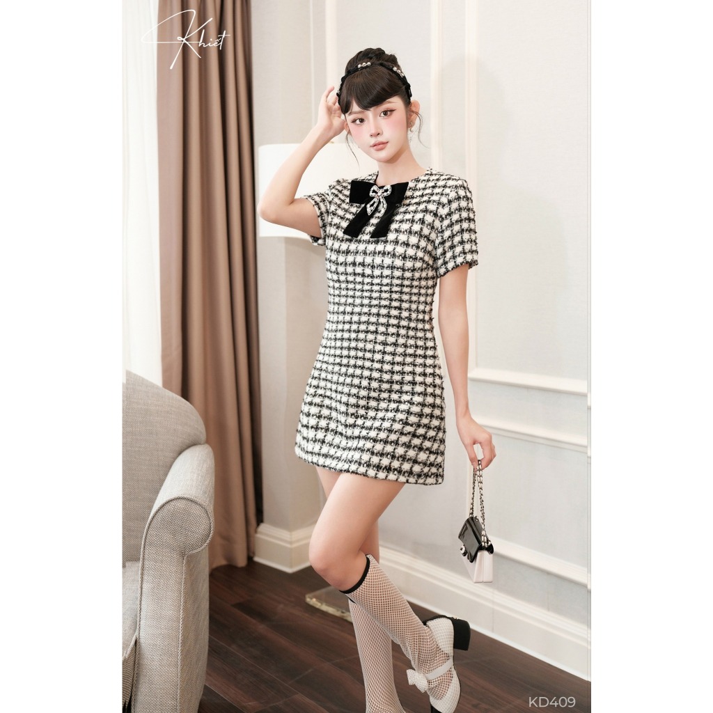 Đầm tweed ánh kim Khiết Form suông phối nơ nhung đen đính đá lấp lánh phong cách tiểu thư sang chảnh KD409