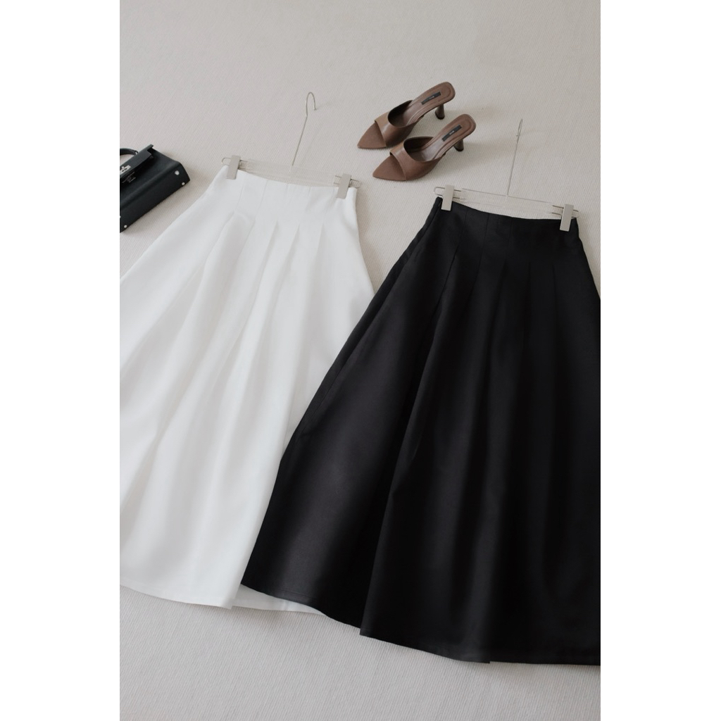 H.E.E - Chân váy nữ xếp ly Mika Skirt dáng dài xoè nhẹ form chuẩn, tôn dáng