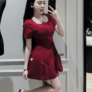 đầm nhung dáng ngắn cổ đính cườm đá sang trọng, váy nhung đỏ đính nơ dáng xòe basic đi chơi, đi tiệc