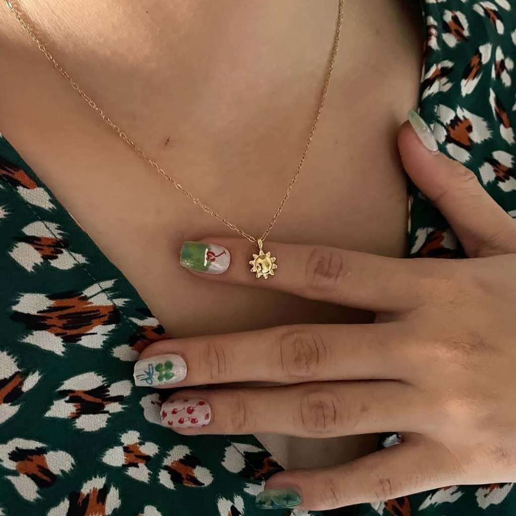 Vòng cổ Gần hơn và xa hơn