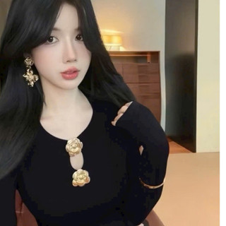 Áo Thun Zip Lông Dài Tay Cổ Khoét Đính Hoa Màu Dài Tay Cổ Khoét Đính Hoa Màu Copper