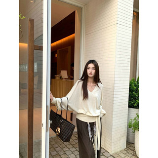 𝐏𝐡𝐢𝐞𝐧 | (Sẵn Nâu,Đen) W7895 Áo Len Cổ V Cánh Dơi Dây Buộc Eo Trơn 3 Màu