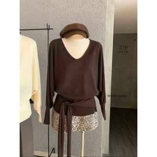𝐏𝐡𝐢𝐞𝐧 | (Sẵn Nâu,Đen) W7895 Áo Len Cổ V Cánh Dơi Dây Buộc Eo Trơn 3 Màu