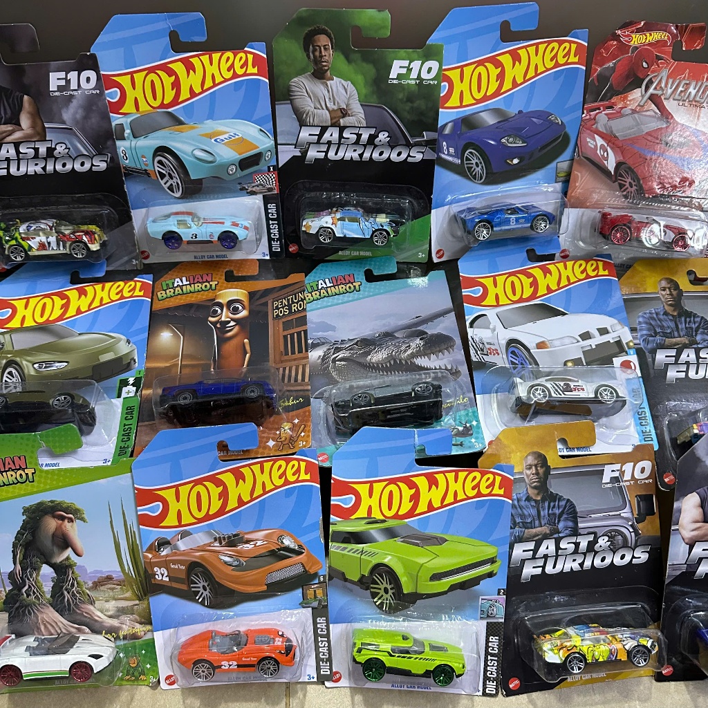 Vỉ đồ chơi siêu xe mô hình Hot Wheels nhiều mẫu. Tỷ lệ: 1:64. Giao ngẫu  nhiên, Không chọn mẫu.