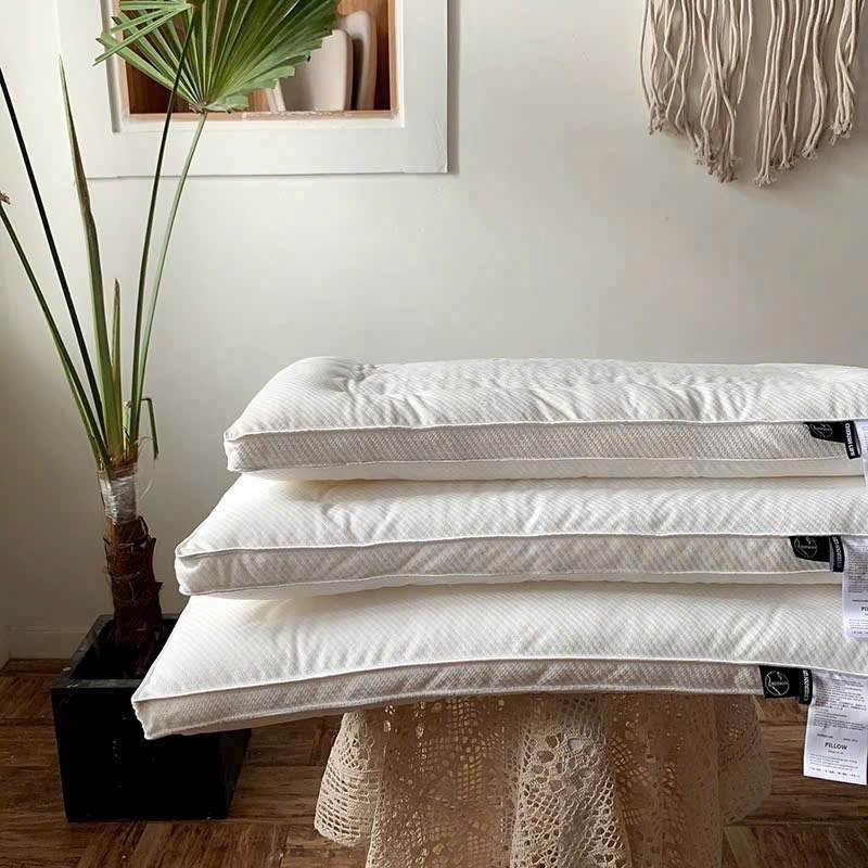 Gối Lông Vũ Nhân Tạo Cao Cấp Cho Người Nằm Thấp Và Đau Cổ Vai Gáy TOPAZ Nhập Khẩu Kích Thước 50Cm x 70Cm