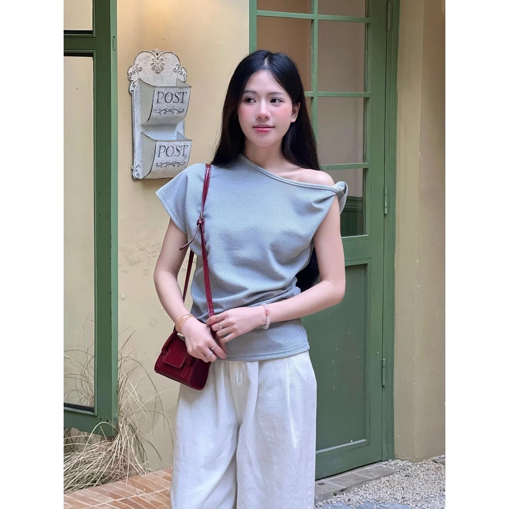 XẢ HÀNG GIÁ GỐC Áo Thun Tổ Ong Kiểu Lệch Vai, Áo Phông Ngắn Tay Basic Trơn Form Vừa, Áo Kiểu Hở Vai Nhún Eo Miha Studio
