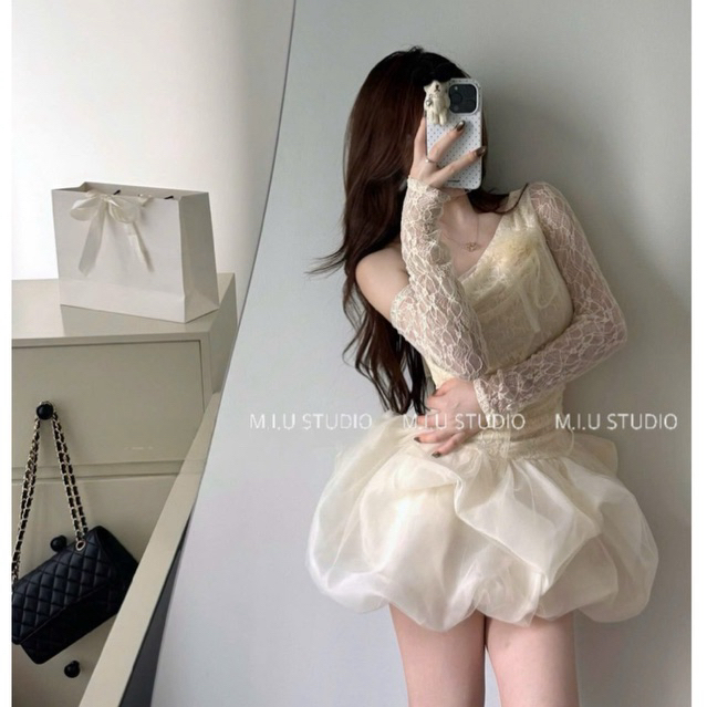 Váy ren lệch vai phối chân bí bồng xoè đính hoa sang chảnh , Jump ngắn xoè dài tay thiết kế chiết eo ôm body tôn dáng