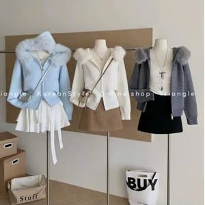 TRIANGLE - Blossom Knitted (Cân nhắc kỹ, return is not welcomed)- Áo len phối mũ lông phong cách Hàn Quốc thanh lịch