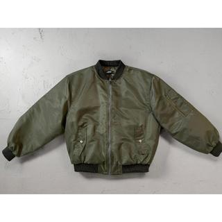 Áo Khoác Bomber Chần Phao Vải Dù Pilot Cổ Lông Tháo Rời Form Boxy Chất Liệu Bền Bỉ Thiết Kế Thời Trang Hiện Đại