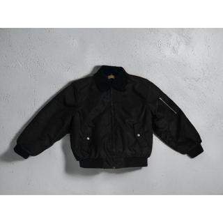 Áo Khoác Bomber Chần Phao Vải Dù Pilot Cổ Lông Tháo Rời Form Boxy Chất Liệu Bền Bỉ Thiết Kế Thời Trang Hiện Đại