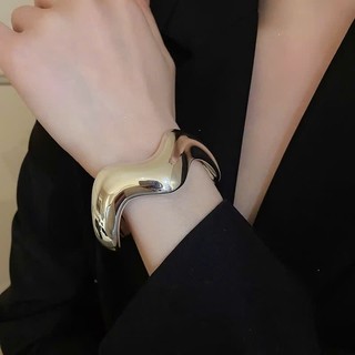 VÒNG TAY MỞ THỜI TRANG PHONG CÁCH CÁ TÍNH MÃ V3