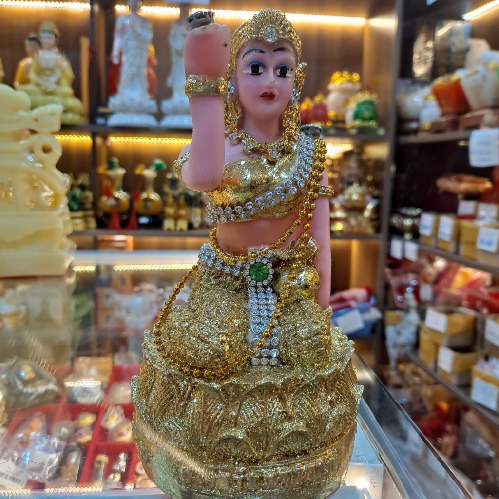 Tượng Trang Trí Cao 16 cm Lộng Lẫy – Phù Hợp Mọi Không Gian Sống