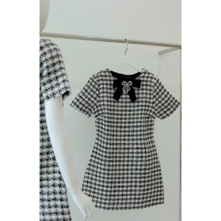 Đầm tweed ánh kim phom suông phối nơ nhung đen đính đá lấp lánh phong cách tiểu thư sang chảnh Khiết KD409