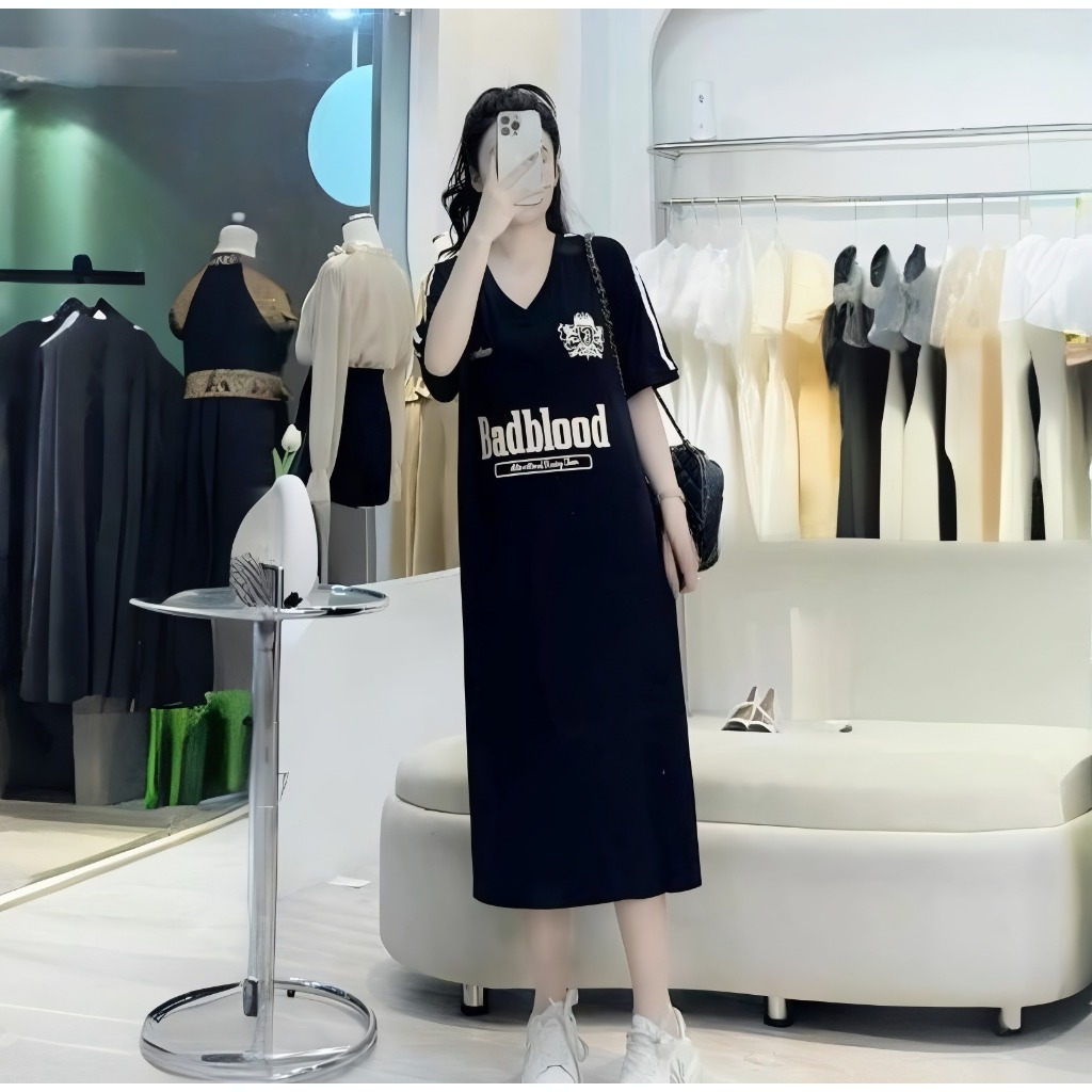 Đầm nữ cộc tay bigsize bầu thể thao xinh Váy cổ tim suông rộng dáng dài xẻ tà họa tiết chữ BADBLOOD phối sọc tay T1252G