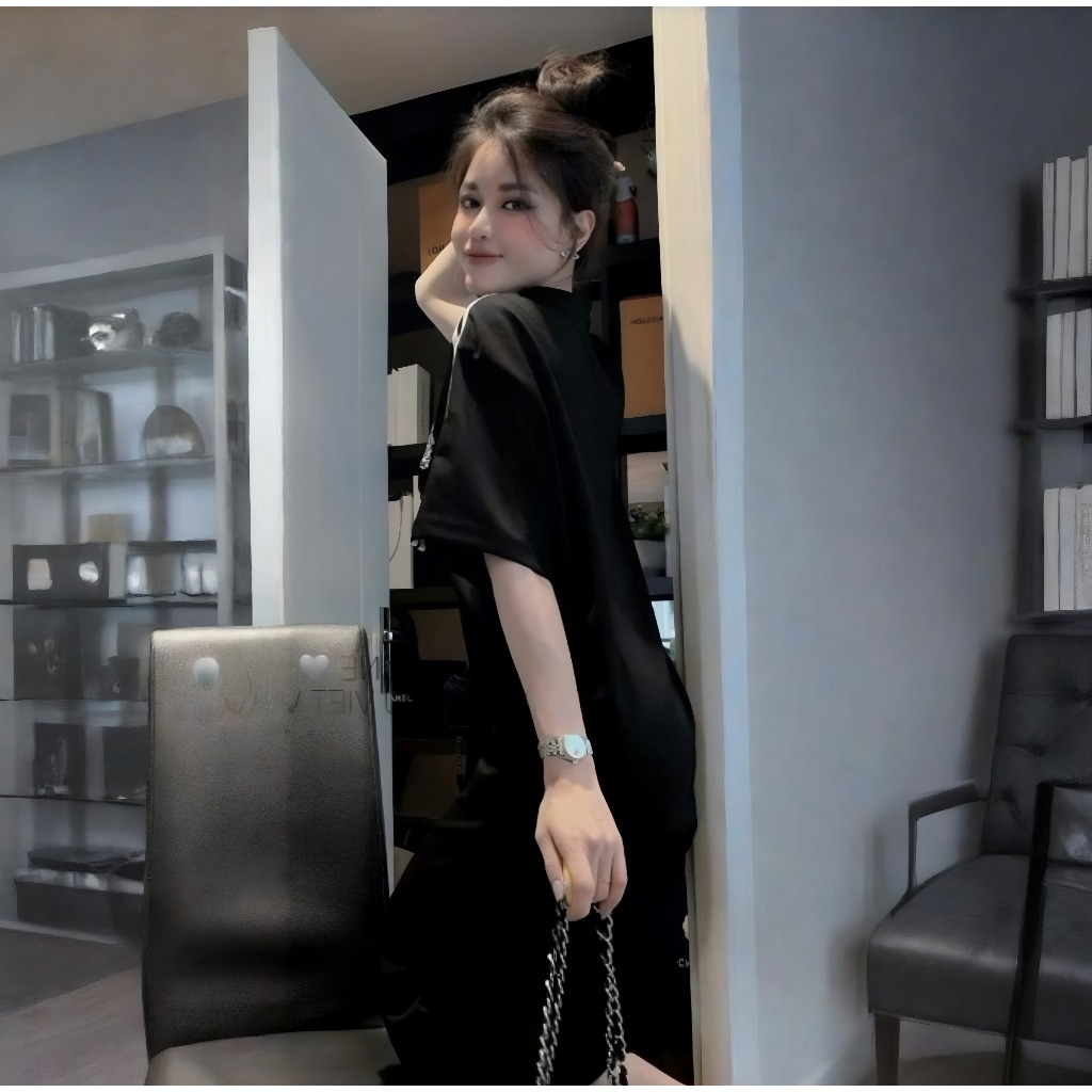 Đầm nữ cộc tay bigsize bầu thể thao xinh Váy cổ tim suông rộng dáng dài xẻ tà họa tiết chữ BADBLOOD phối sọc tay T1252G