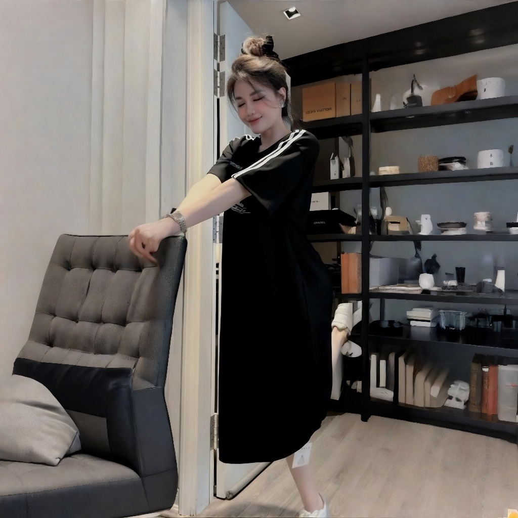 Đầm nữ cộc tay bigsize bầu thể thao xinh Váy cổ tim suông rộng dáng dài xẻ tà họa tiết chữ BADBLOOD phối sọc tay T1252G