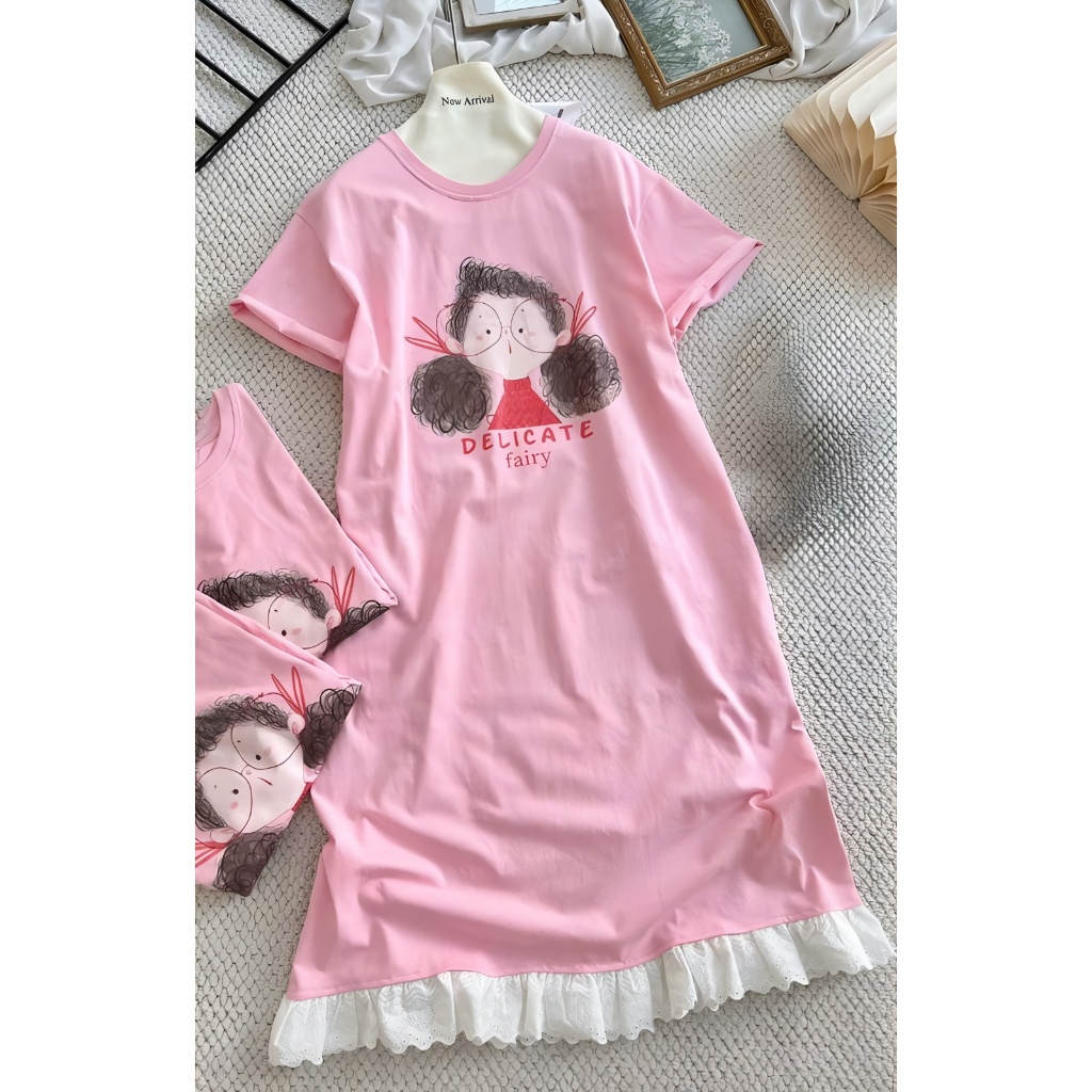 Váy thun suông dáng dài form rộng cổ tròn cộc tay hình chibi cô gá tóc xù  T1287G