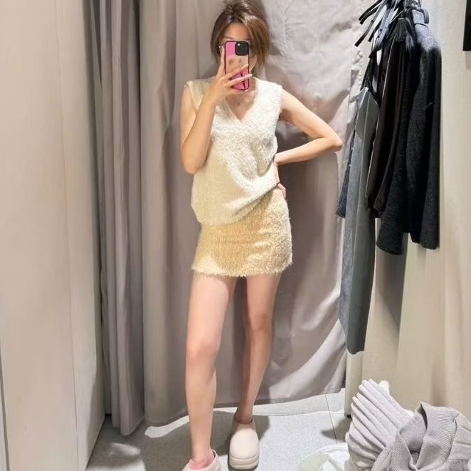 (BomoHouse) Áo gile lông Zá r@* dư xịn (47-52 kg).