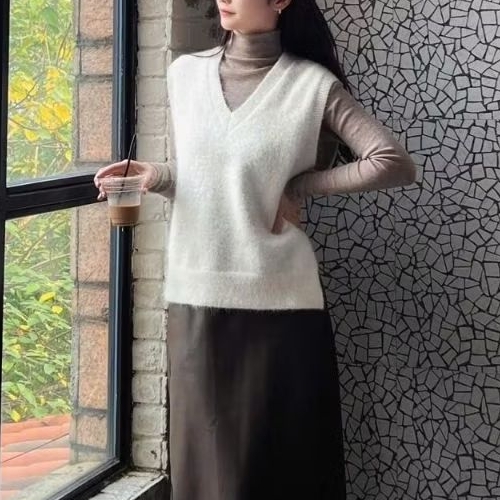 (BomoHouse) Áo gile lông Zá r@* dư xịn (47-52 kg).
