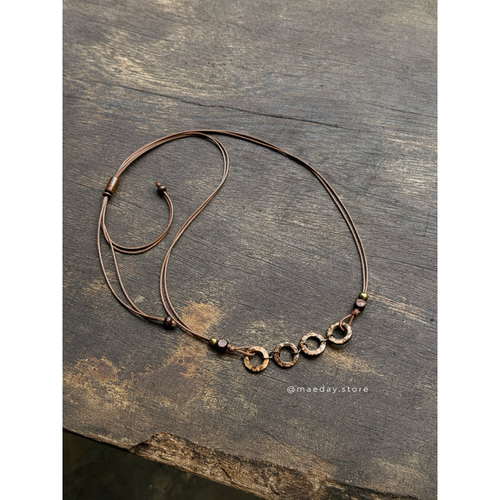 Vòng cổ Kuma - dây chuyền khoen gỗ tròn nối nhau vintage tuỳ chỉnh kích thước