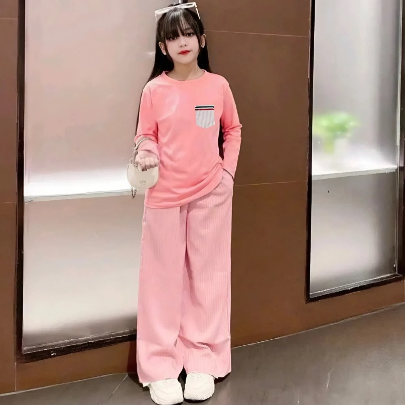 14-45KG,Sét bộ mùa thu cho bé gái đính túi trước ngực,phối quần kẻ,chất thun tăm co giãn thoải mái.M44