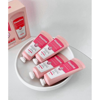 Kem dưỡng da tay và móng Vaseline Deep Moisture Hand & Nail Cream