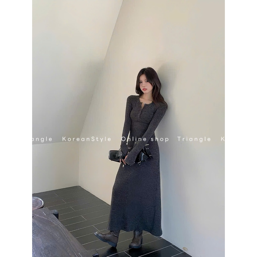TRIANGLE - Simp Knitted Dress - Đầm len dáng dài phong cách Hàn Quốc basic, dễ mặc, chất len dày dặn và co giãn tốt