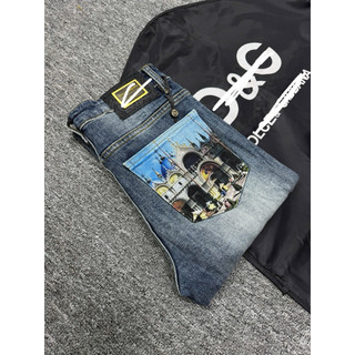 Quần Jean Nam Xanh Wash Nhạt Form Đẹp – Hình In Sau Túi Cá Tính