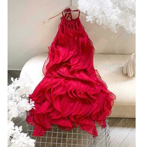 Bộ đầm đôi mẹ và bé cổ yếm bèo tầng xoè bồng, màu đỏ nổi bật, sang trọng cho mẹ và bé diện lễ tết, Noel, chụp ảnh