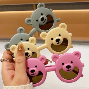 Kính Mắt Râm Trẻ Em Nhiều Màu Sắc Gọng Hình Gấu Đáng Yêu Bảo Vệ Mắt Cho Bé 👶🏻👧🏻 BÉ 1
