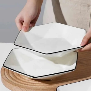 Đĩa Sứ Kim Cương Trắng Viền Đen Decor Sang Trọng
