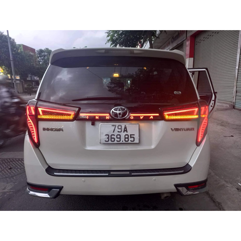 Đèn Hậu Toyota Innova 2017-2022 Mẫu Vảy Rồng , Cắm Zắc 100% ,Tự Tháo Lắp Được Tại Nhà