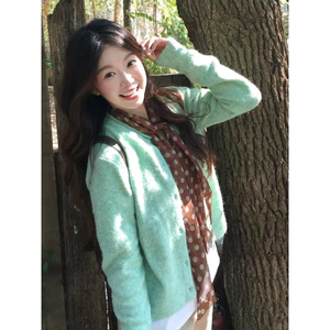-Áo len xanh mint + kèm khăn nâu chấm bi – size S–2XL