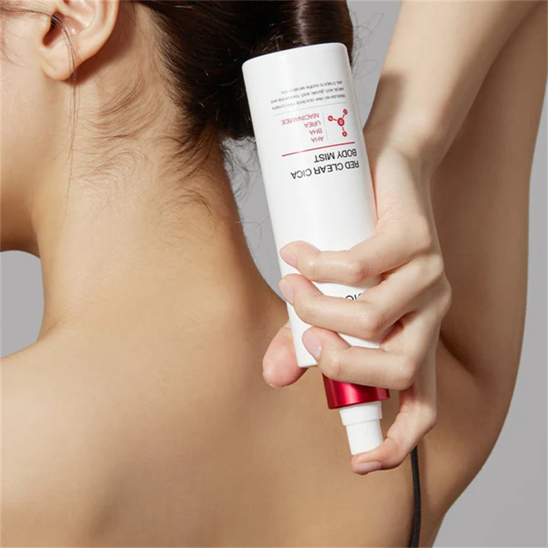 Xịt dưỡng thể cho da mụn medicube Red Clear Cica Body Mist 200ml -giảm vi khuẩn mụn trứng cá và làm dịu mụn trứng cá