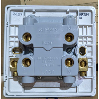 WGR32D1-1088-CÔNG TẮC 32A - 230V- Cho Bếp Từ, Máy Nước Nóng Lạnh, Máy Lanh- Hager