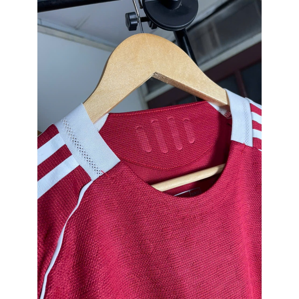 (FREE SHIP) Bộ Quần Áo Bóng Đá Liverpool Sân Nhà Đỏ Dài Tay 2025/26 – Vải Thái Cao Cấp, Form Châu Âu, Nam Nữ