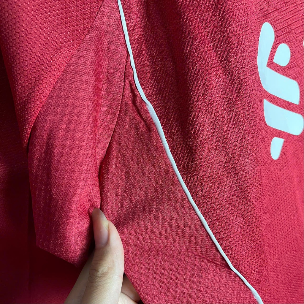 (FREE SHIP) Bộ Quần Áo Bóng Đá Liverpool Sân Nhà Đỏ Dài Tay 2025/26 – Vải Thái Cao Cấp, Form Châu Âu, Nam Nữ