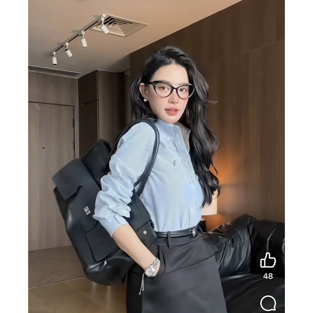 Áo sơ mi oxford nữ dáng rộng sọc xanh – trắng thoáng mát mặc đi học đi làm hàng xuất hot hit 2025